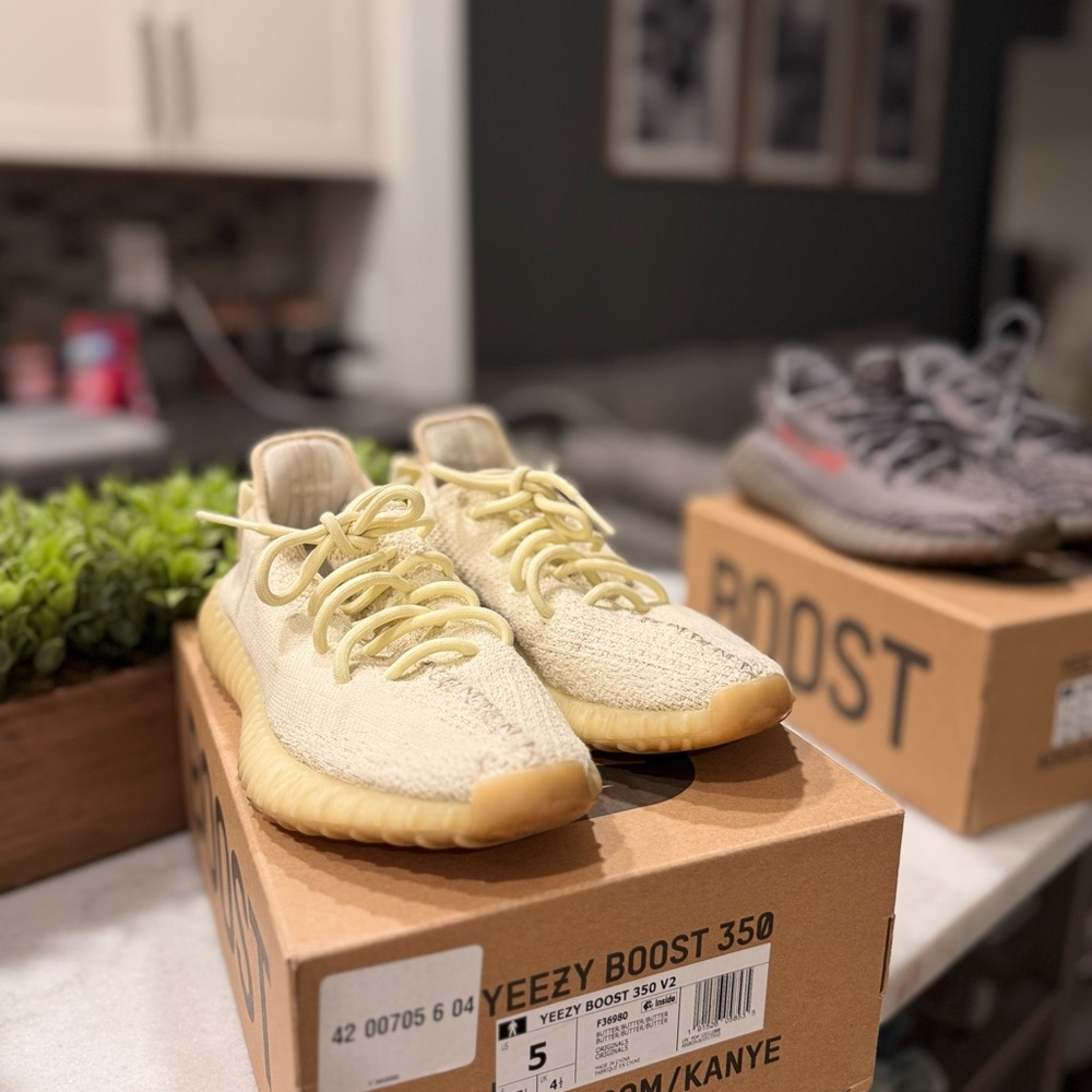 Yeezy Boost 350 V2 Light Yellow Sneakers